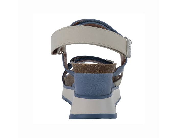 Sandalia de plataforma XTI en color azul y gris con correas ajustables y hebillas metálicas para mujer.