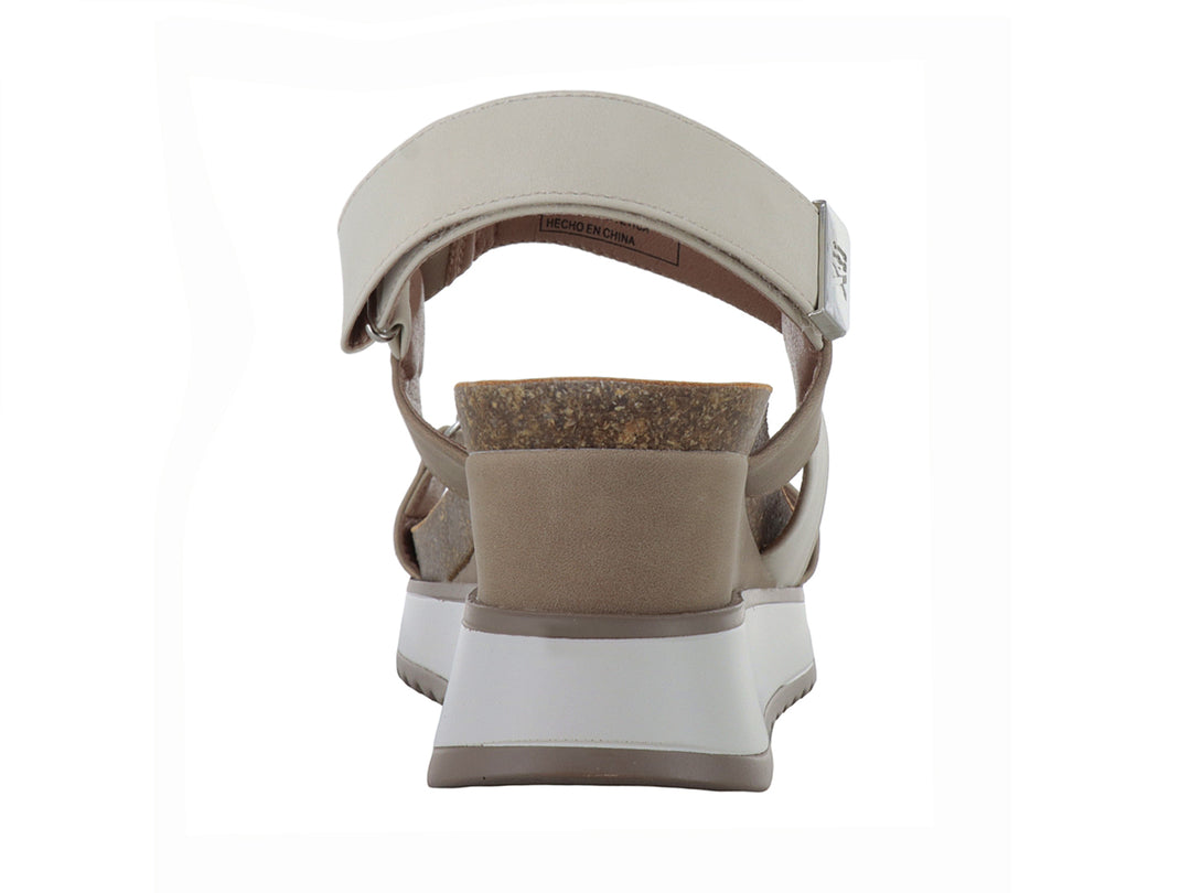 Sandalia de plataforma color taupe con tiras ajustables y suela blanca