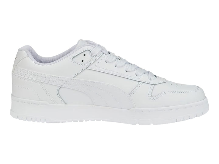 Tenis PUMA RBD Game Low en color blanco total, diseño deportivo de corte bajo con cordones.