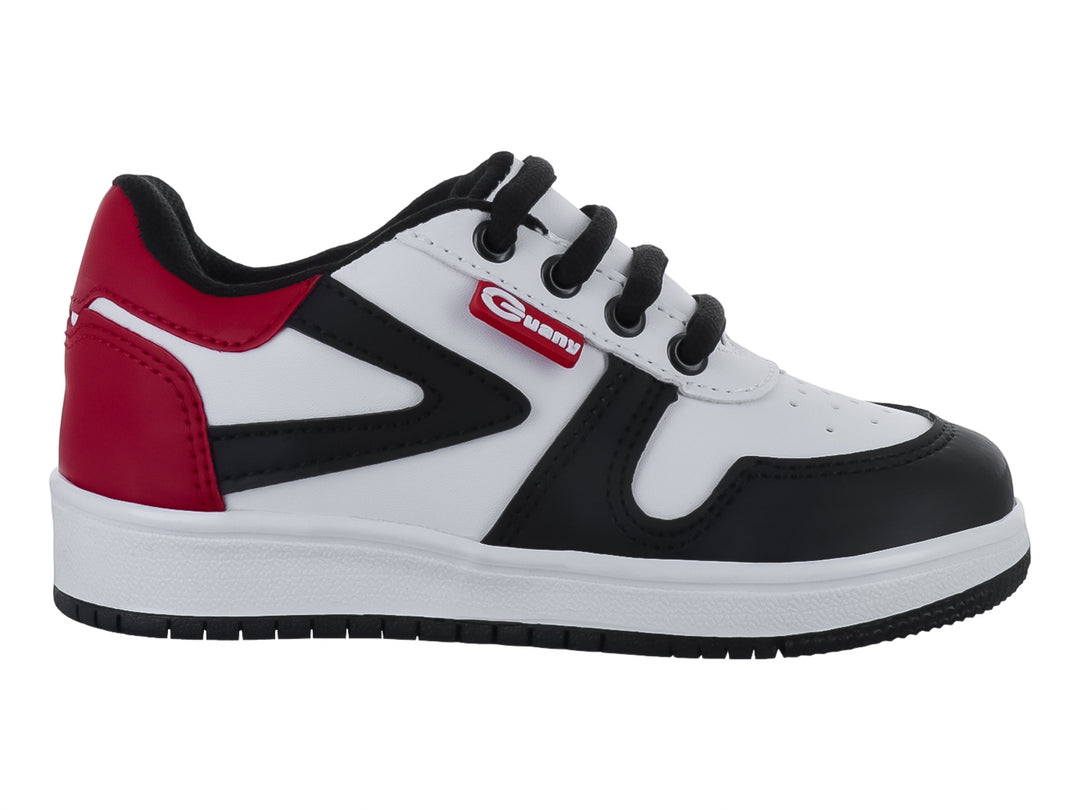 Tenis infantiles Guany en colores blanco, negro y rojo con suela blanca y cordones negros.