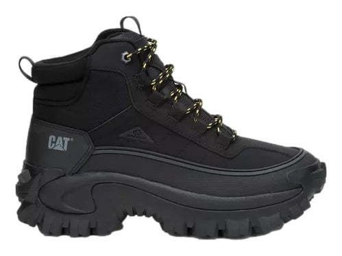 Bota Caterpillar color negro con suela robusta y cordones amarillos y negros.