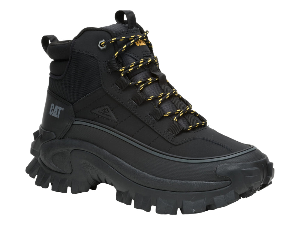 Bota Caterpillar color negro con suela robusta y cordones amarillos y negros.