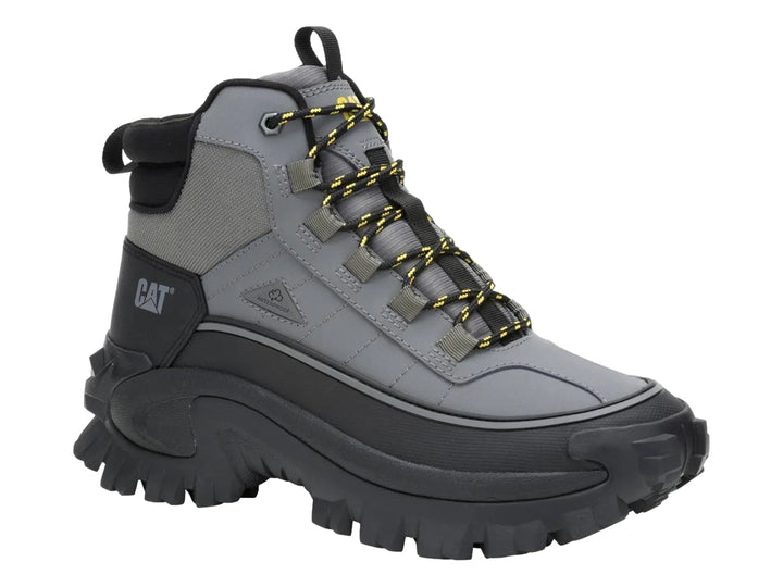 Bota Caterpillar Intruder Galosh 2.0 Mid en color gris y negro con detalles amarillos y suela robusta.