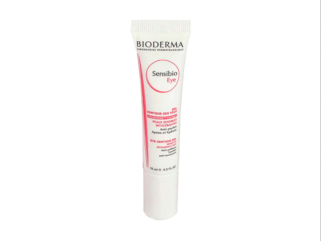 Tubo blanco de gel para contorno de ojos Bioderma Sensibio Eye con detalles en rojo.