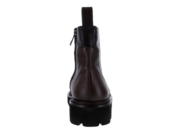 Bota de cuero color nuez con suela negra gruesa y dentada, diseño casual para Hombre.