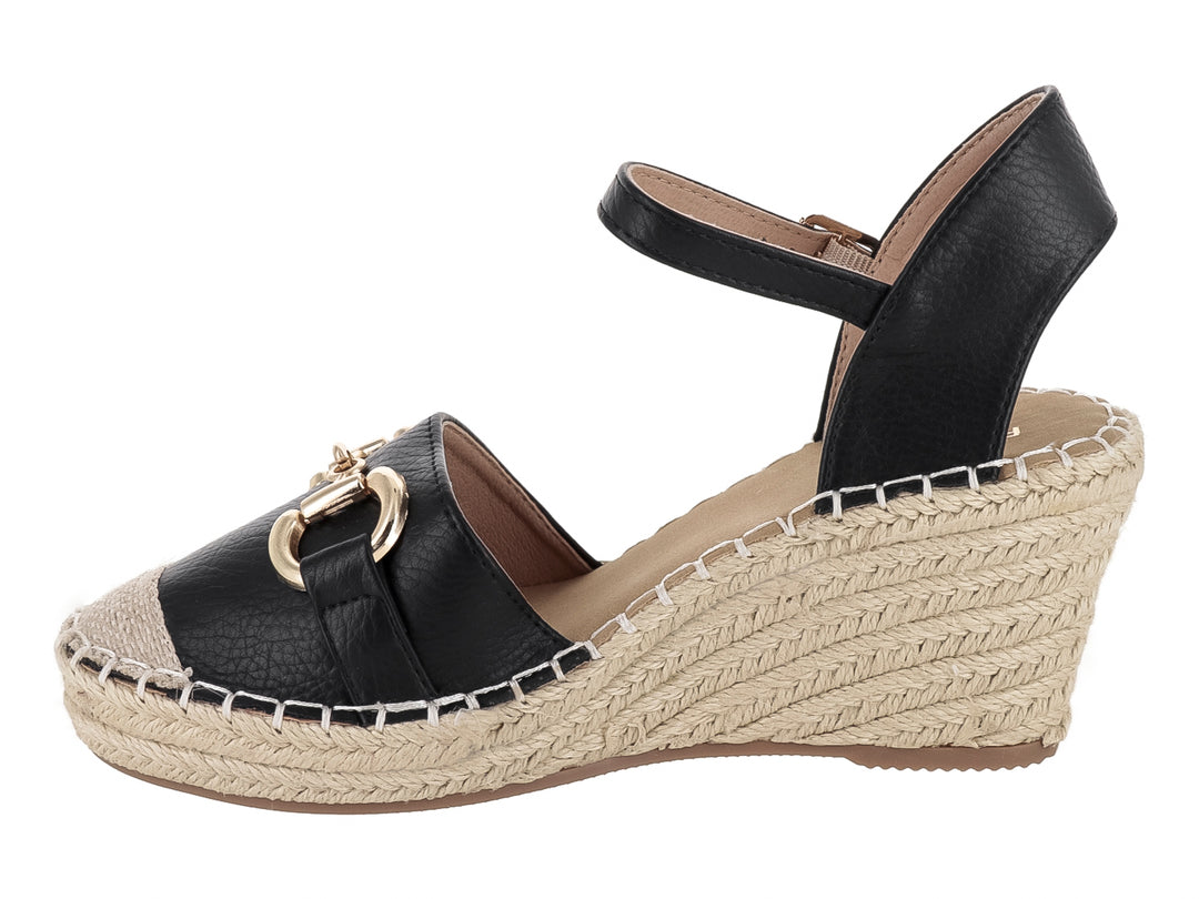 Sandalia de cuña color negro con plataforma de yute beige y detalle de hebilla dorada, para Mujer.