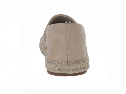 Zapato tipo alpargata color beige para mujer con detalles de pedrería brillante en la parte superior y suela de cuerda.