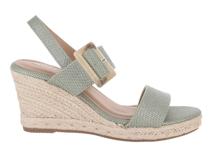 Sandalias de cuña color verde con plataforma de fibras naturales y hebilla decorativa para mujer.