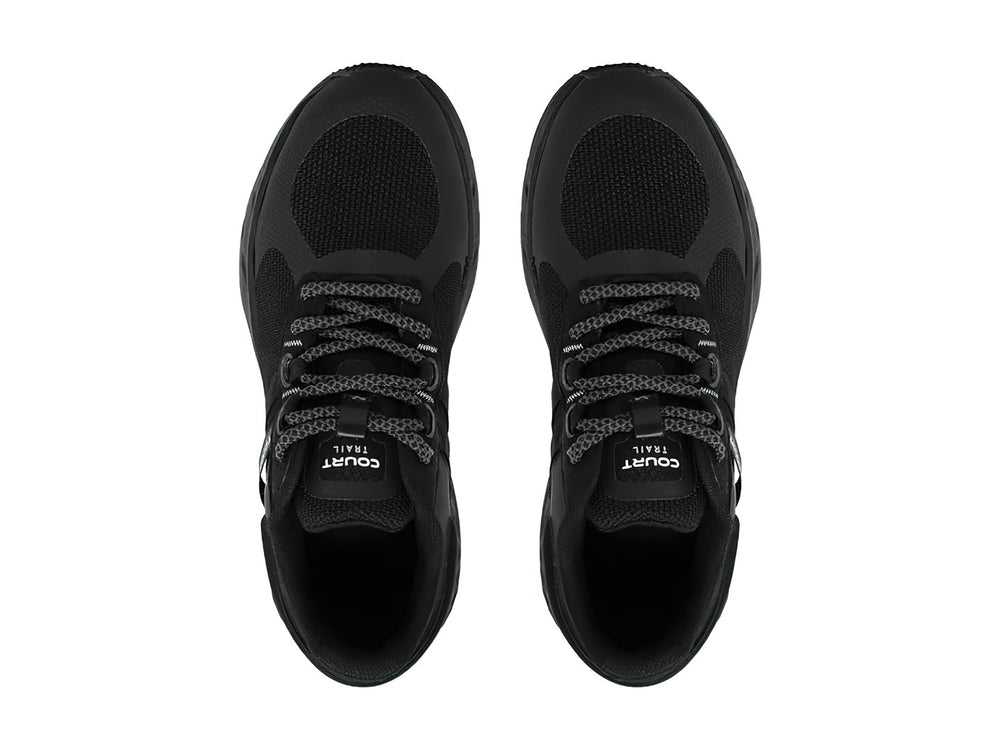 Zapato deportivo COURT modelo 7691 en color negro total para niños, con suela texturizada y agujetas.