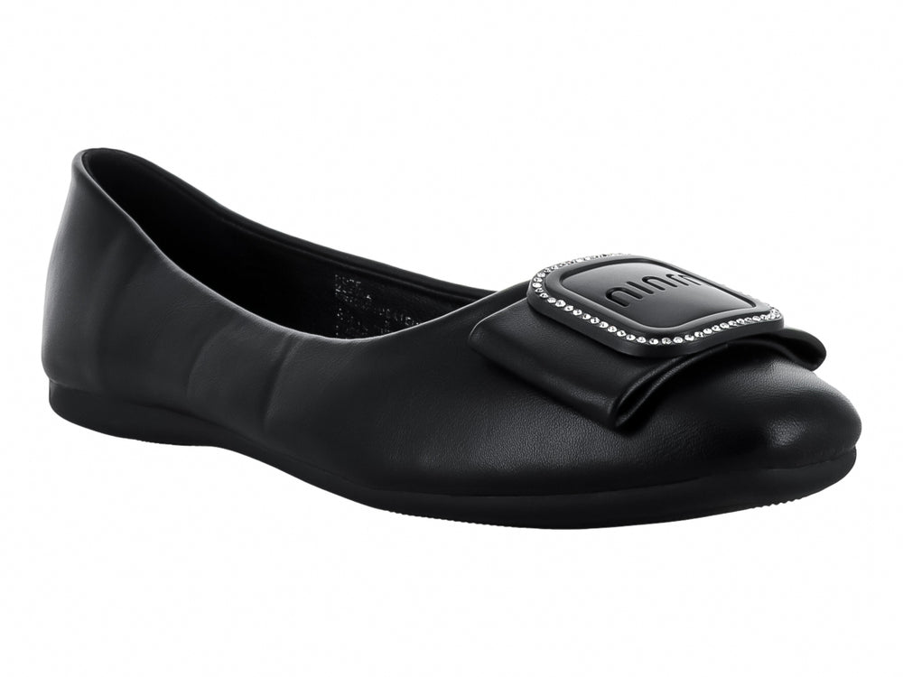 Zapato plano negro para mujer con detalle de moño decorativo en la parte frontal.
