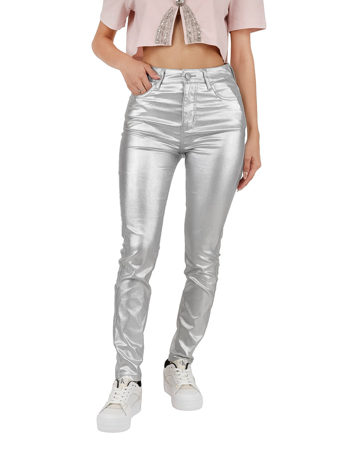 Pantalón skinny metálico color plata para mujer