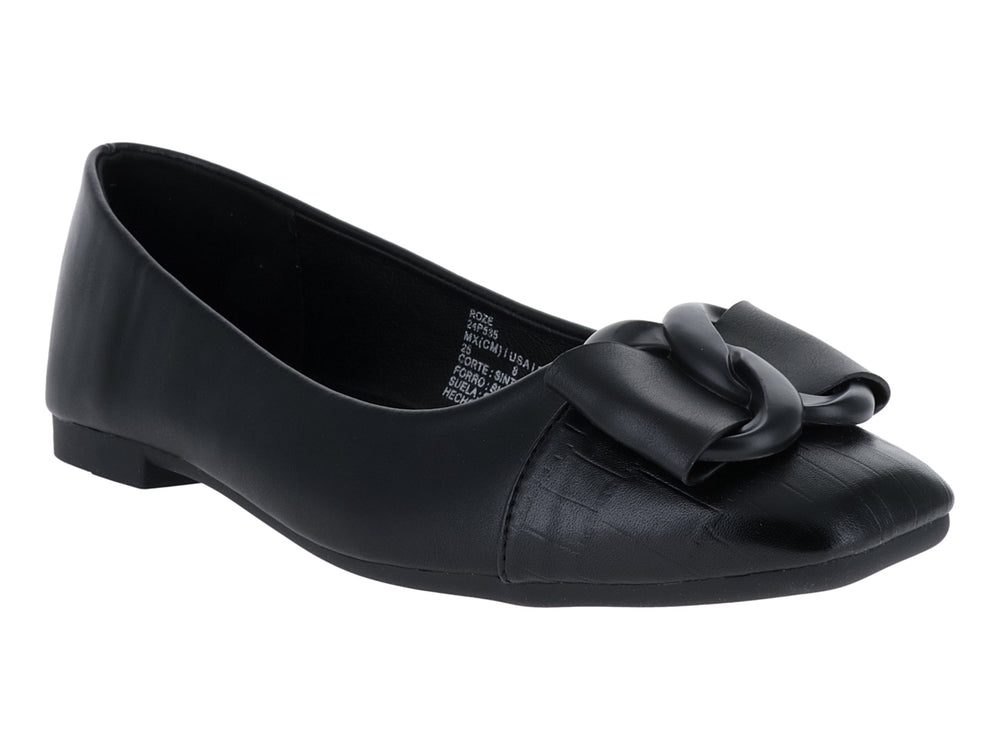 Zapato plano color negro para mujer con detalle de moño en la parte superior.