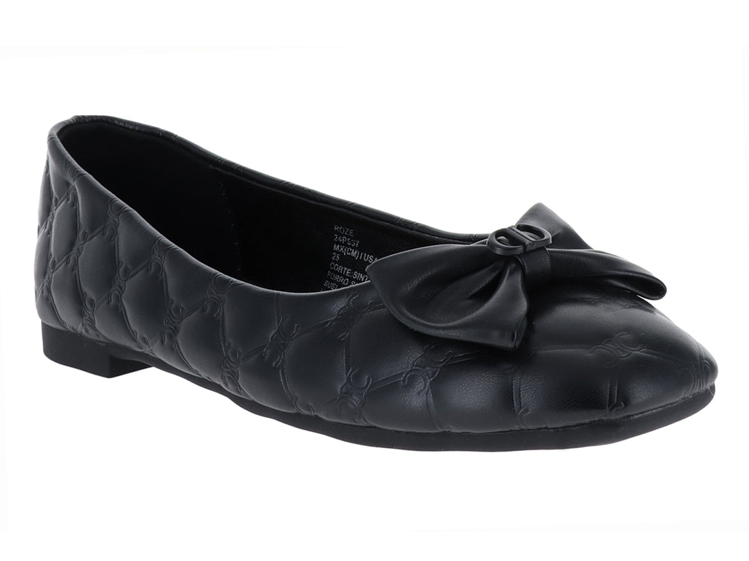 Zapato plano color negro para mujer con textura acolchada y detalle de moño en la parte frontal.