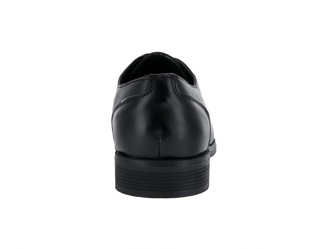 Zapato formal negro para hombre con cordones y textura sutil en la superficie.