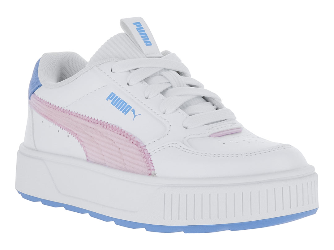 Tenis PUMA blancos con franja rosa de pana y suela azul de plataforma.