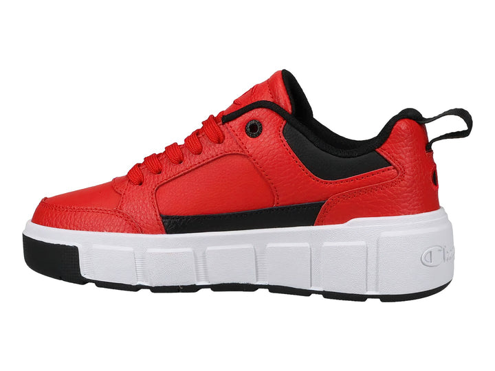 Tenis deportivos Champion color rojo con suela blanca y detalles en negro.