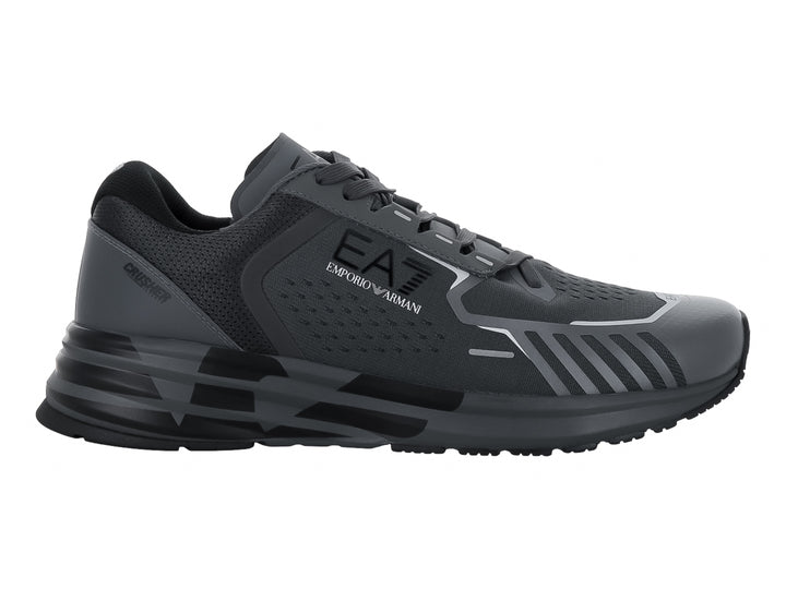 Tenis deportivos Emporio Armani para hombre en color negro con detalles en gris y suela robusta.