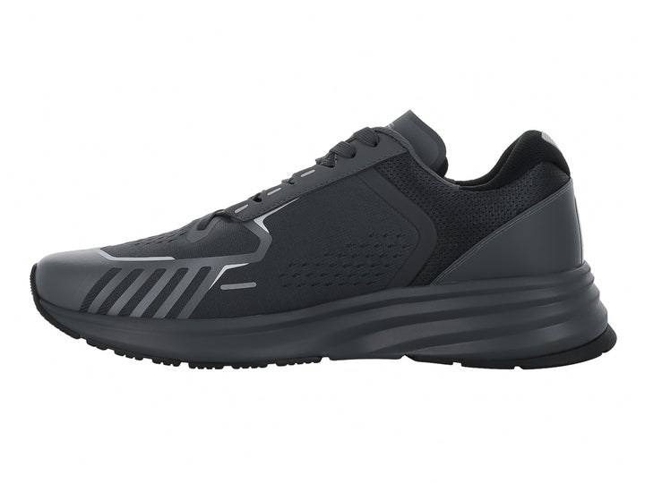 Tenis deportivos Emporio Armani para hombre en color negro con detalles en gris y suela robusta.