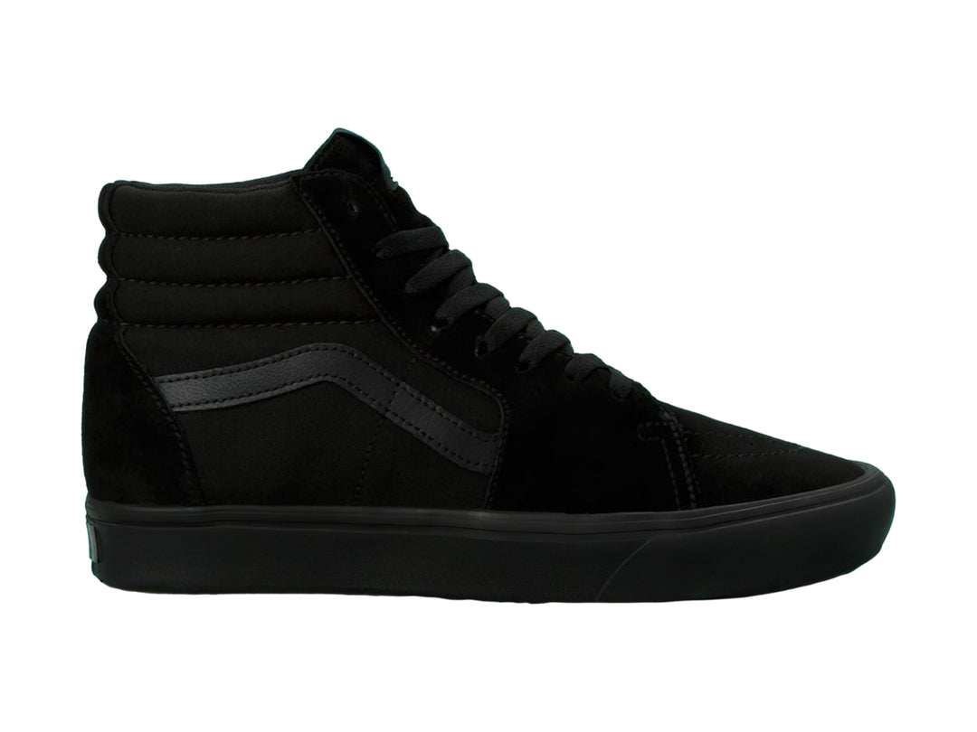 Tenis Vans Sk8-Hi color negro total, estilo bota con cordones y suela plana.