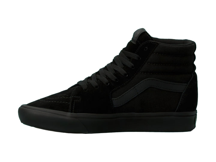 Tenis Vans Sk8-Hi color negro total, estilo bota con cordones y suela plana.