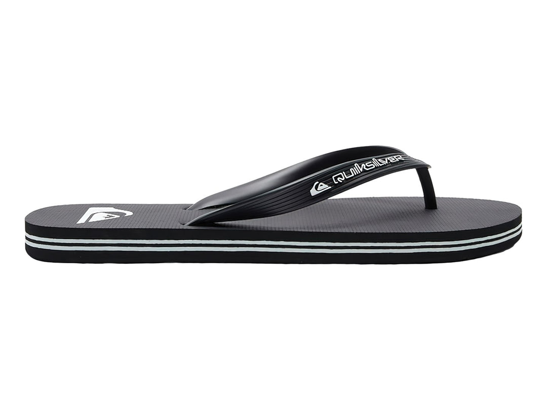 Sandalias Quiksilver color negro con detalles en blanco y logotipo en la correa y planta.
