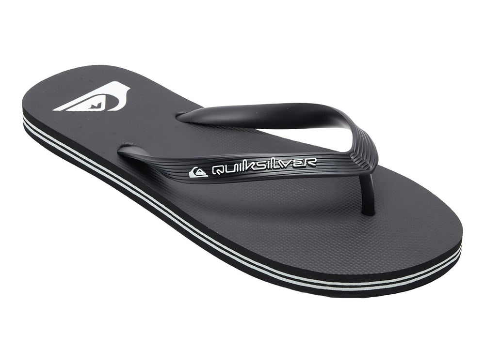Sandalias Quiksilver color negro con detalles en blanco y logotipo en la correa y planta.