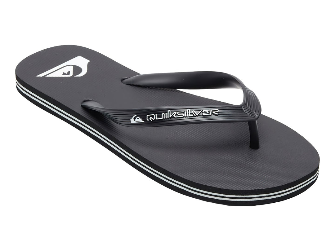 Sandalias Quiksilver color negro con detalles en blanco y logotipo en la correa y planta.