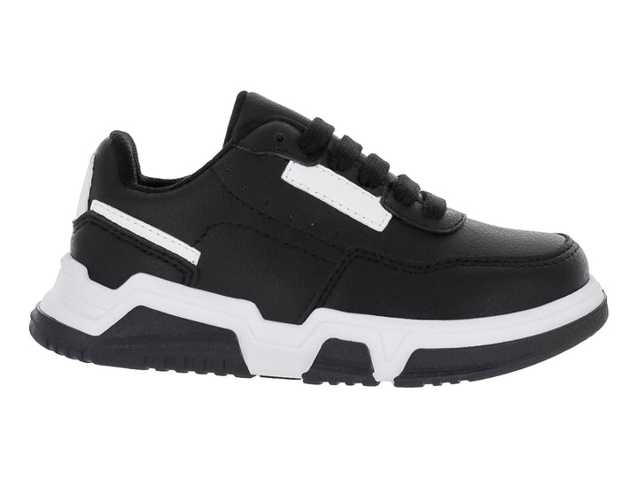 Tenis infantiles color negro con suela blanca y detalles laterales blancos.