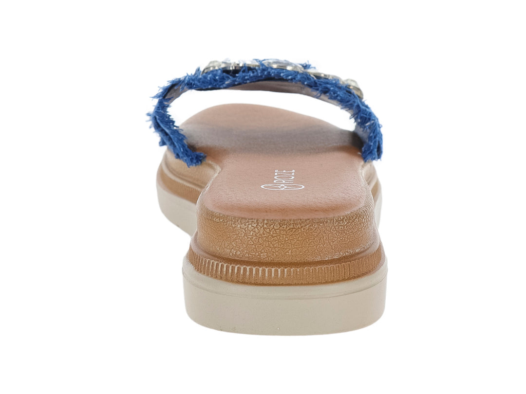 Sandalia azul de marca ROZE con correa decorada con pedrería brillante y suela beige.
