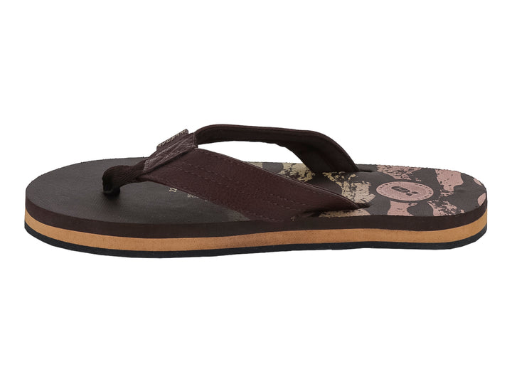 Sandalias tipo chanclas de color café oscuro con una franja beige en la suela.