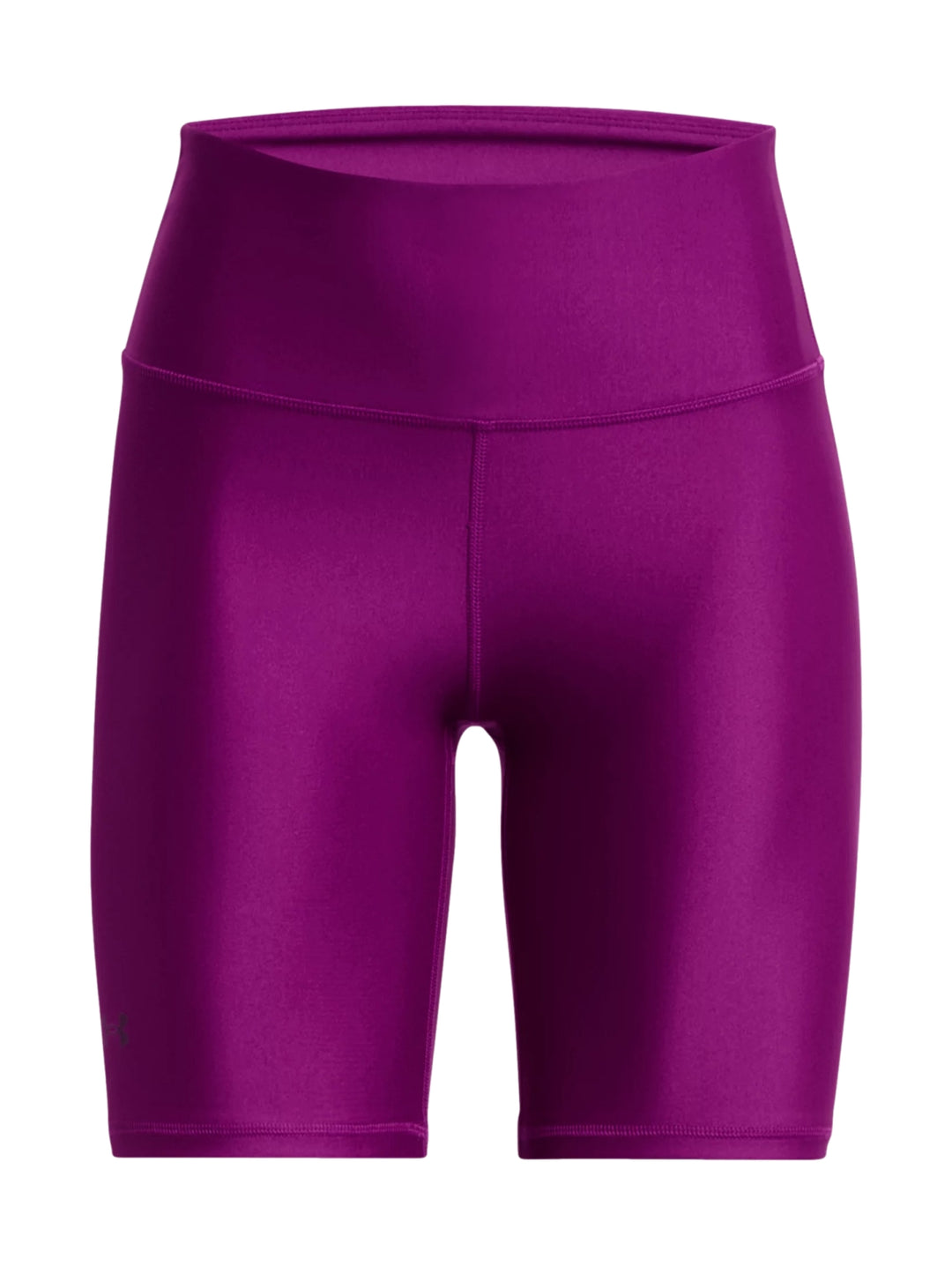 Mujer vistiendo shorts deportivos tipo ciclista de color morado.