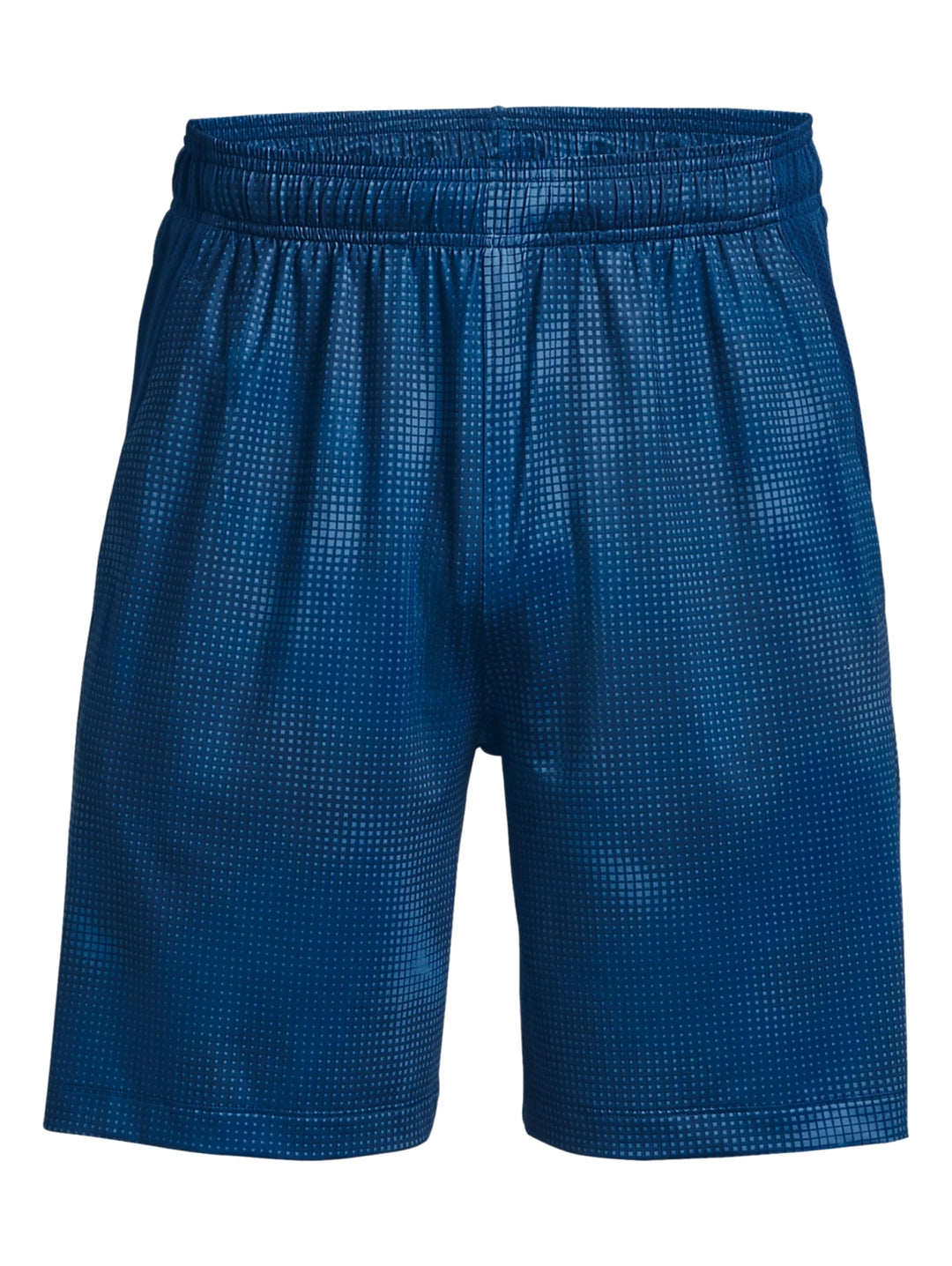 Hombre vistiendo shorts deportivos color azul de la marca Under Armour con un patrón impreso.