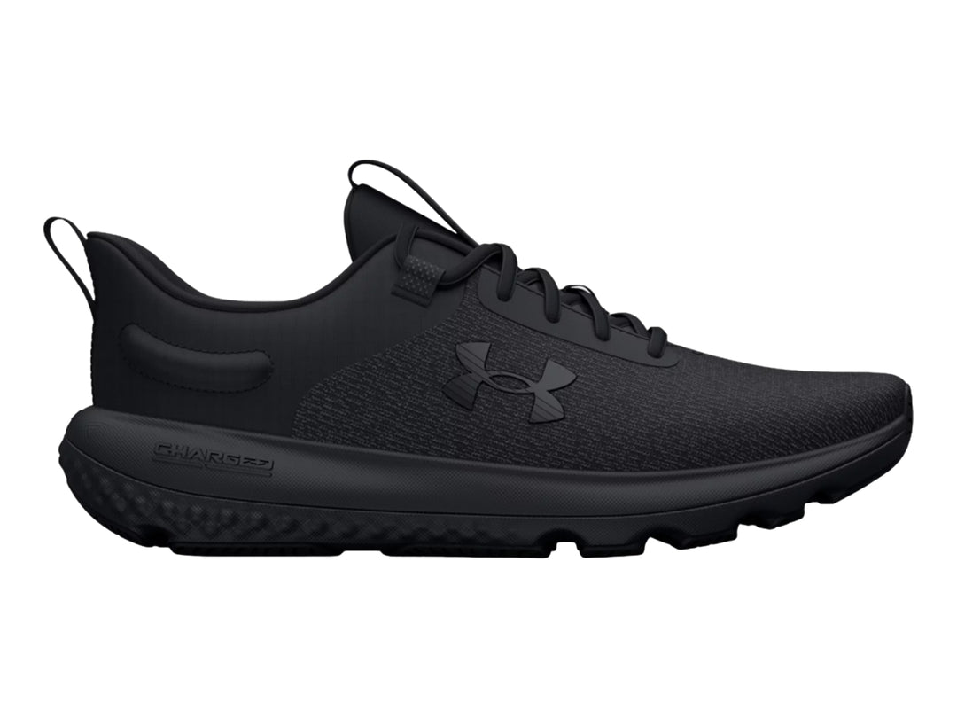 Tenis deportivos Under Armour color negro con suela Charged Revitalize.