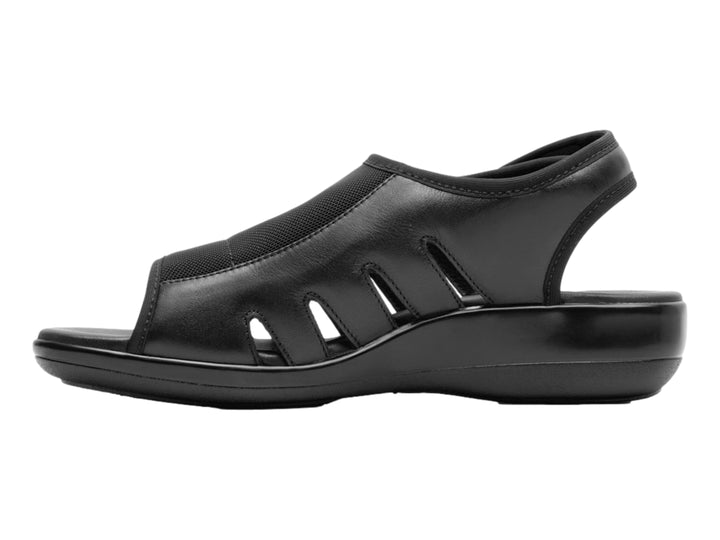 Sandalia Flexi para mujer en color negro, fabricada en cuero vacuno con diseño de cortes laterales y correa ajustable.