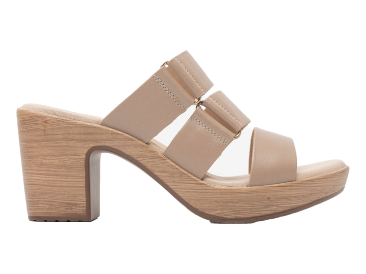 Sandalia Flexi color taupe para mujer con tacón cuadrado y tres correas frontales.