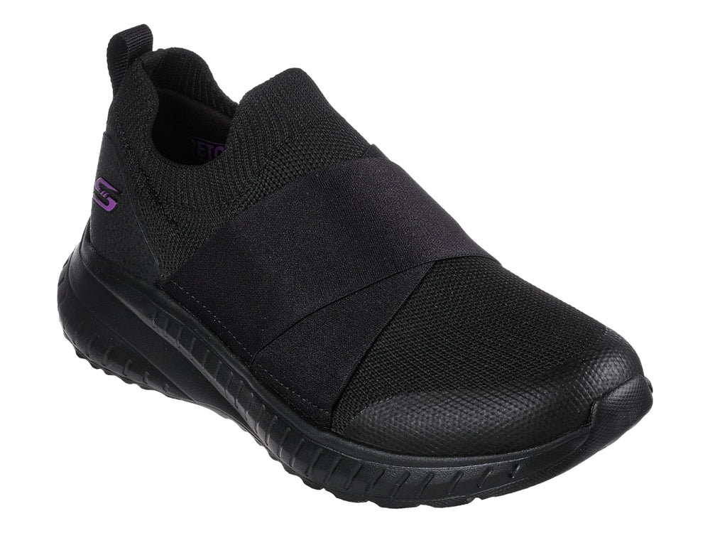 Tenis deportivos Skechers color negro, estilo slip-on con bandas cruzadas y suela texturizada.