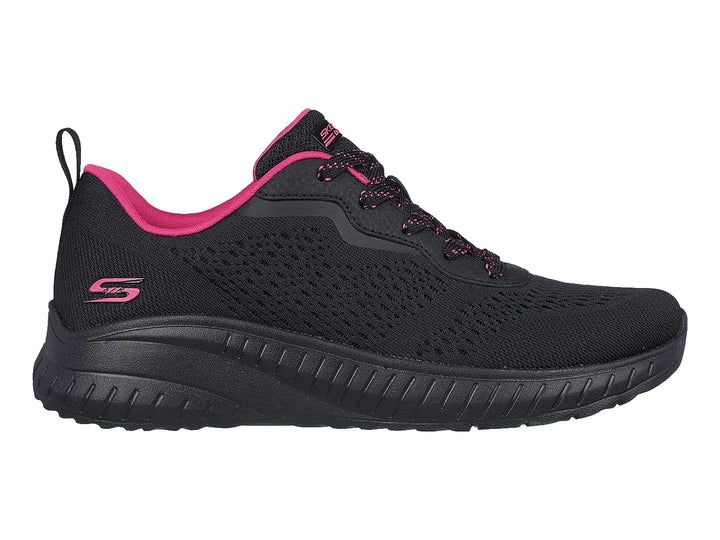 Tenis deportivos Skechers color negro con detalles en rosa y suela negra.