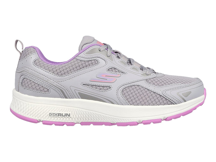 Tenis deportivos Skechers color gris con detalles en lavanda y suela blanca.