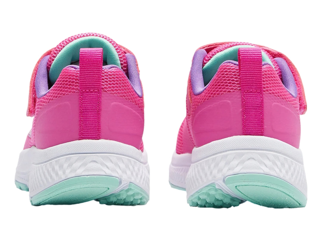 Tenis deportivos SKECHERS para niña en color rosa con suela blanca y correa de velcro.