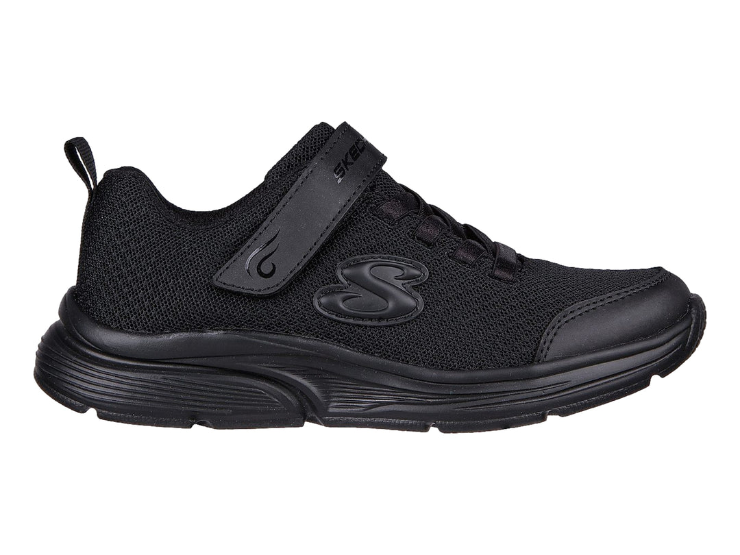 Tenis deportivos Skechers para niña en color negro con malla y cierre de correa.