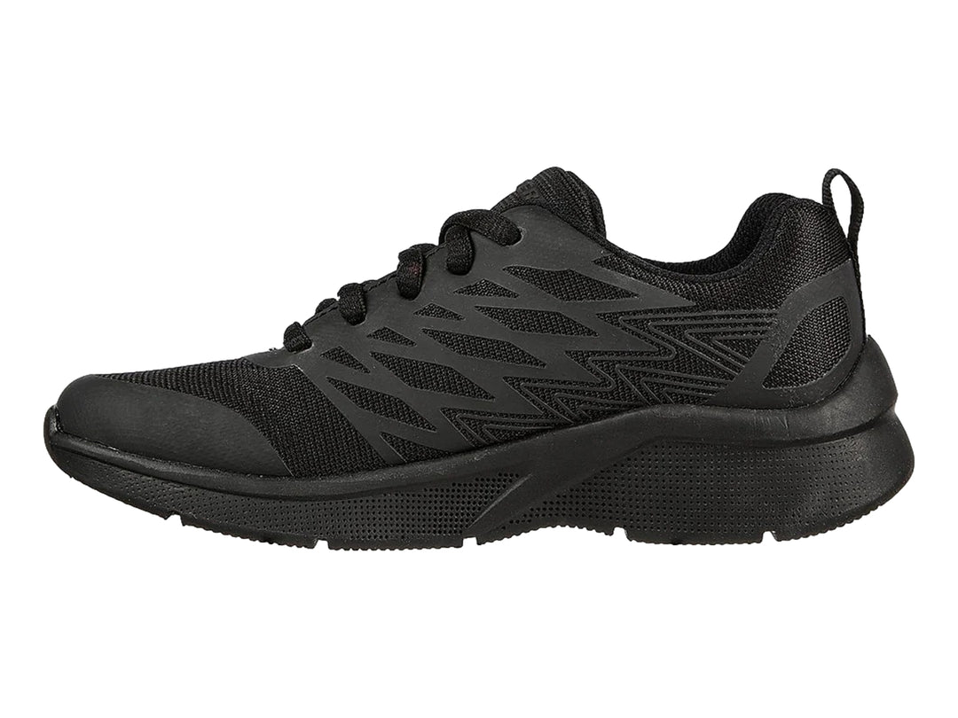 Tenis deportivos Skechers para Niño en color negro con tejido de malla y suela robusta.