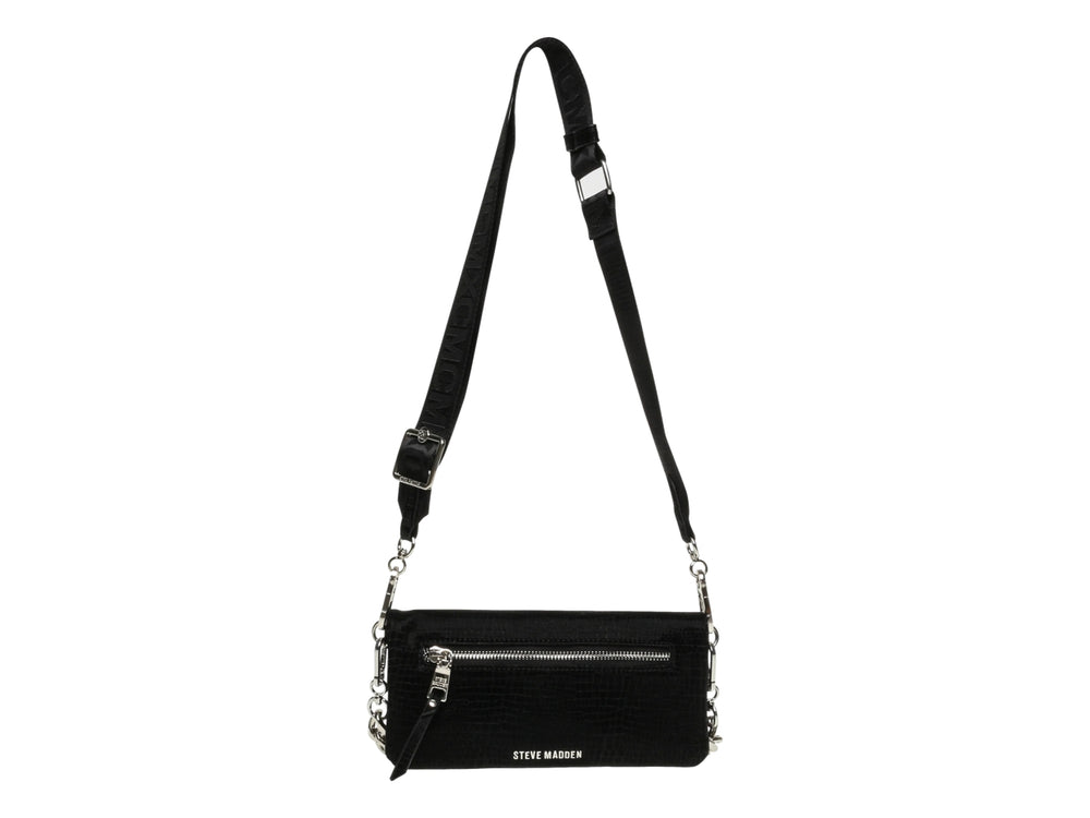 Bolso rectangular negro de Steve Madden con correa ancha y detalle de cadena plateada en la base.