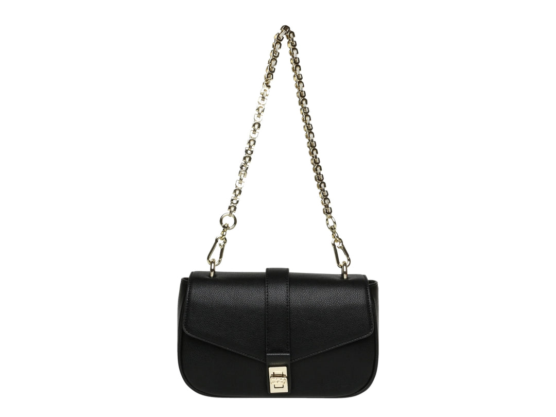 Bolso de hombro Steve Madden color negro con textura granulada, cierre dorado y correa de cadena dorada.
