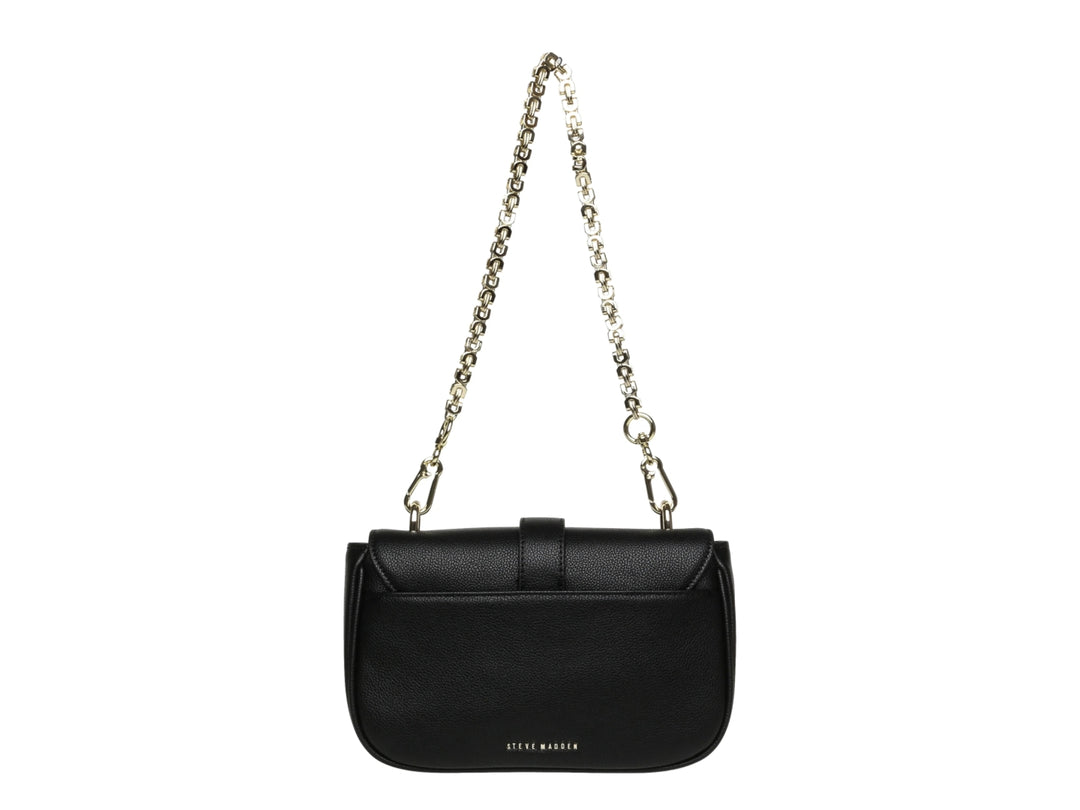 Bolso de hombro Steve Madden color negro con textura granulada, cierre dorado y correa de cadena dorada.