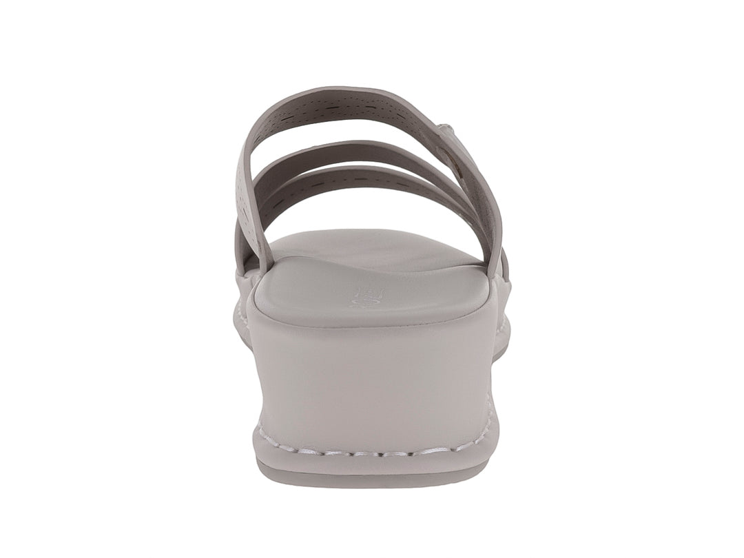Sandalia de plataforma color gris con correas ajustables y suela gruesa para mujer.