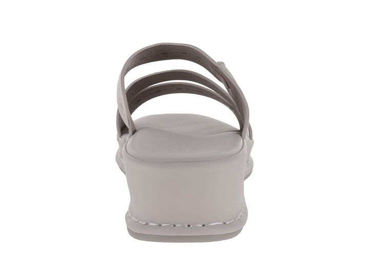 Sandalia de plataforma color gris con correas ajustables y suela gruesa para mujer.