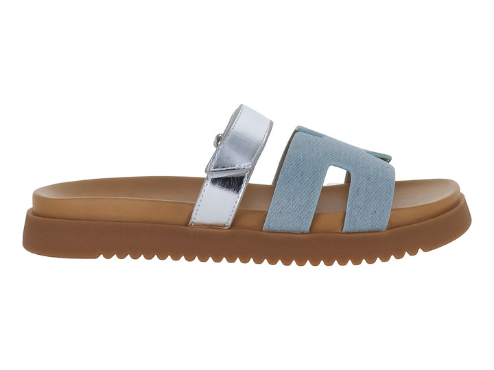 Sandalias Steve Madden Jmaxi en color azul denim con correa plateada y suela ancha de plataforma café.