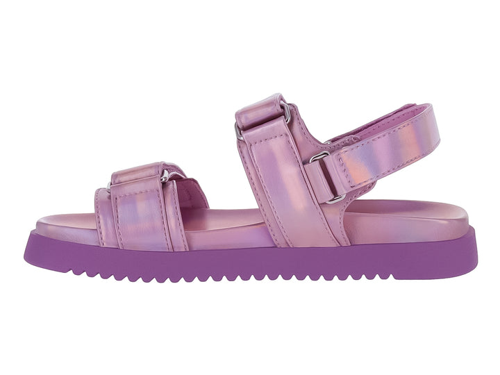 Sandalias rosa metálico con suela morada y correas ajustables.