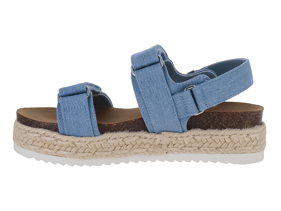 Sandalias Steve Madden de plataforma en color azul denim con suela de esparto y base blanca dentada.