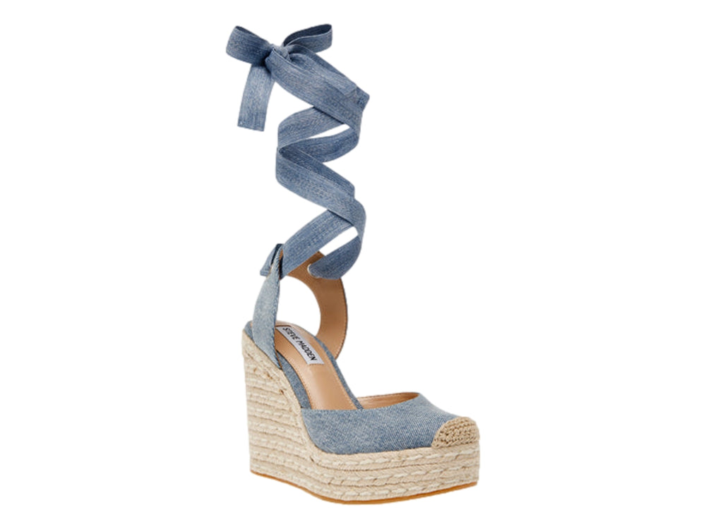 Sandalia de plataforma cuña azul denim con cintas para amarrar y suela de yute.